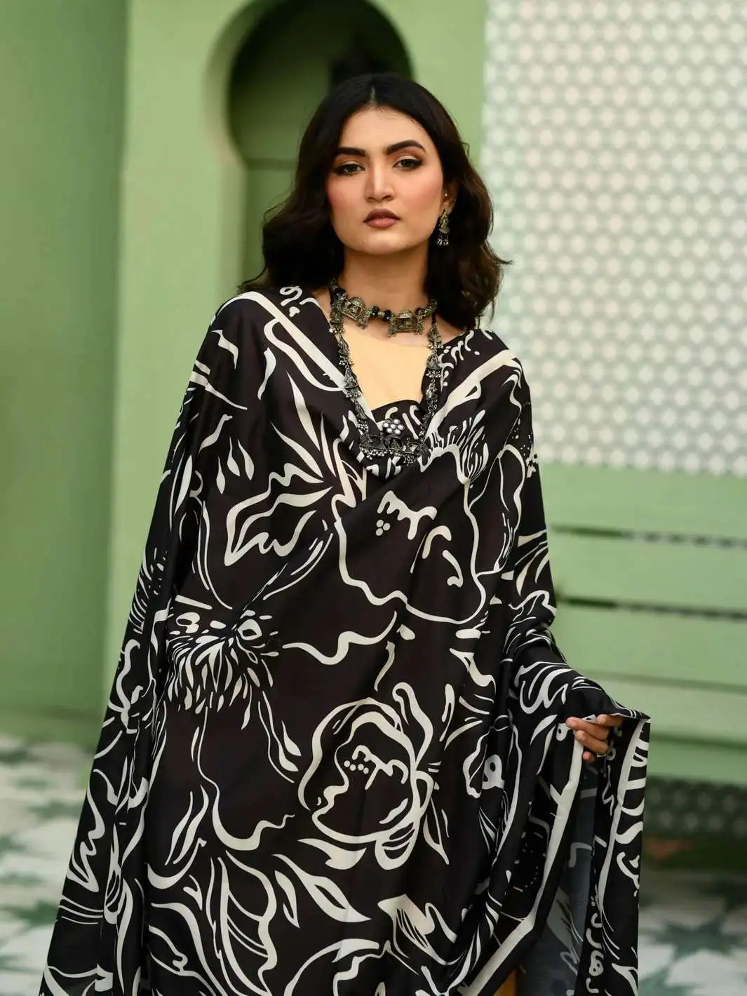 Doodle Art Lawn Odhni - Image 6