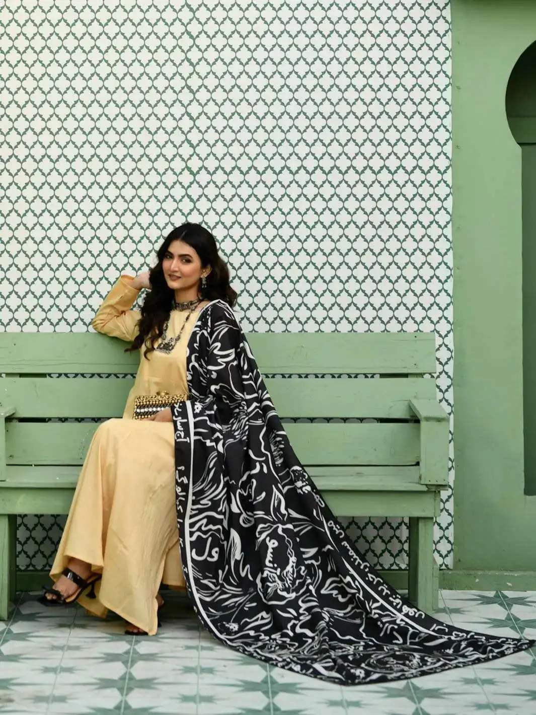 Doodle Art Lawn Odhni - Image 3